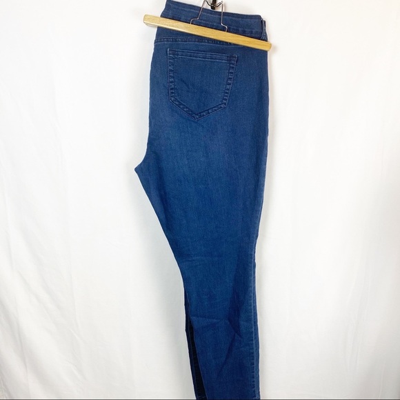 Women’s Torrid Denim 18 R Skinny Jeans Dark Blue - Picture 3 of 7
